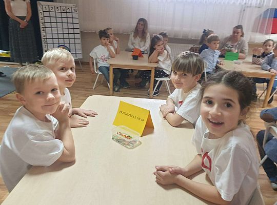 Gr.IV "Jestem chwat - z matematyką za pan  brat" - III międzyprzedszkolne potyczki matematyczne w Przedszkolu nr 9.