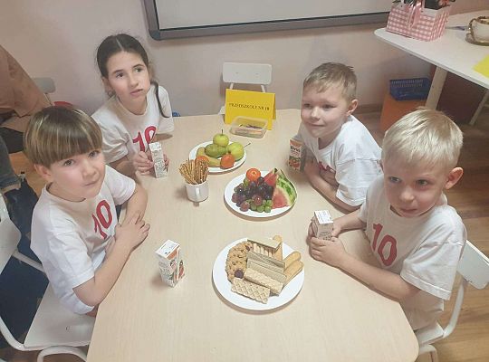 Gr.IV "Jestem chwat - z matematyką za pan  brat" - III międzyprzedszkolne potyczki matematyczne w Przedszkolu nr 9.