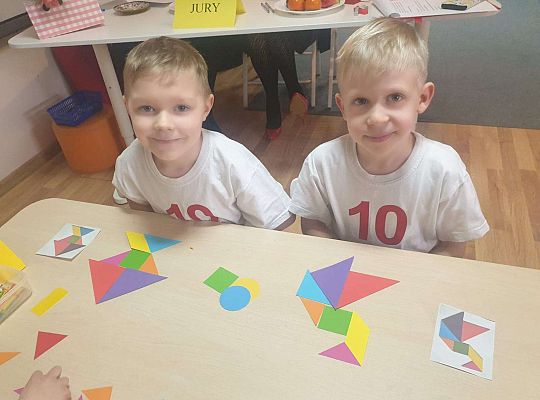 Gr.IV "Jestem chwat - z matematyką za pan  brat" - III międzyprzedszkolne potyczki matematyczne w Przedszkolu nr 9.