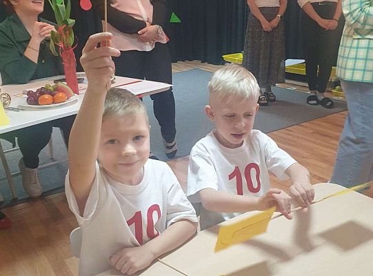 Gr.IV "Jestem chwat - z matematyką za pan  brat" - III międzyprzedszkolne potyczki matematyczne w Przedszkolu nr 9.