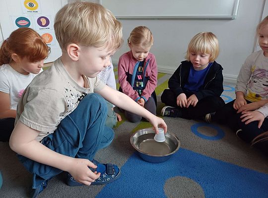 Gr. III Co pływa? Co tonie?