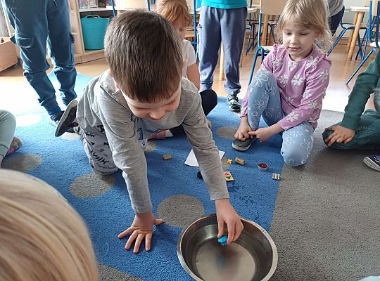 Gr. III Co pływa? Co tonie?