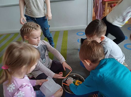 Gr. III Co pływa? Co tonie?