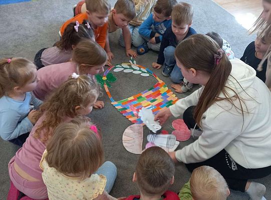 Dzieci wykonują zadania