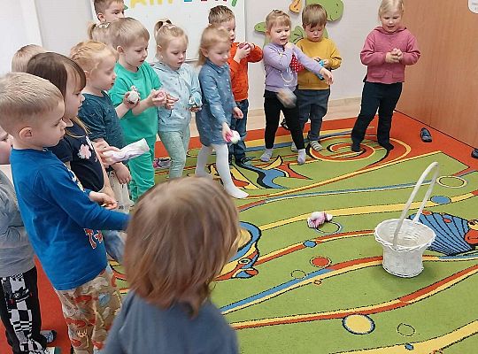 Rzut skarpetkami do celu