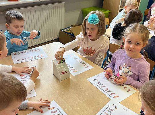 Praca przy stolikach