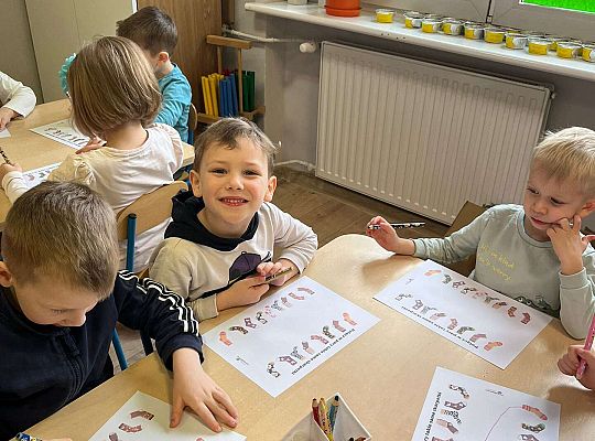 Praca przy stolikach