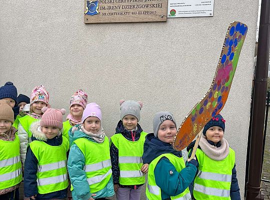 Dzieci przed wyjściem z przedszkola