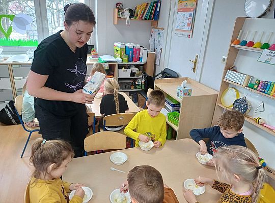 Gr. III Robimy gniotki i slime z gościem maturzystką ze szkoły z Gdyni