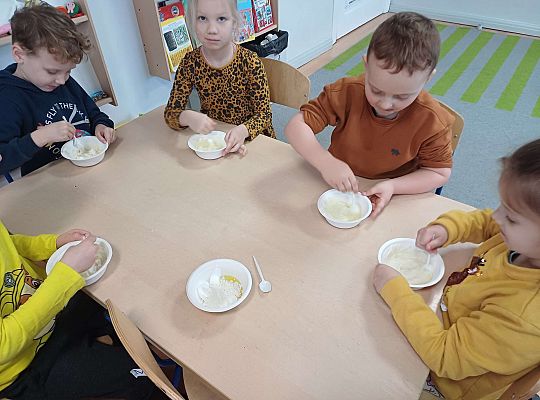 Gr. III Robimy gniotki i slime z gościem maturzystką ze szkoły z Gdyni