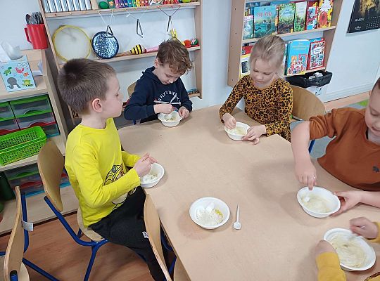 Gr. III Robimy gniotki i slime z gościem maturzystką ze szkoły z Gdyni