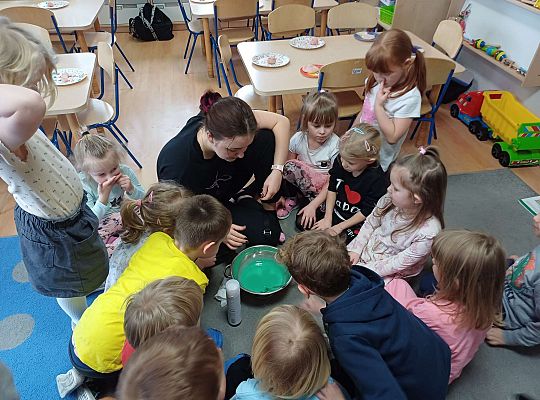 Gr. III Robimy gniotki i slime z gościem maturzystką ze szkoły z Gdyni