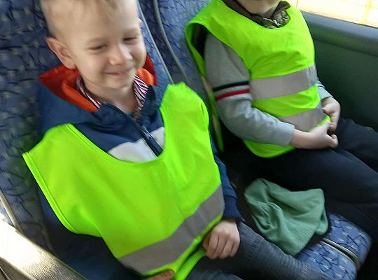 Dzieci w autobusie