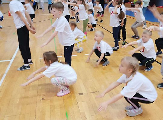 Gr. IV Sportowa zabawa z dobrą energią