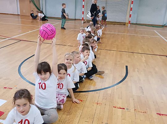 Gr. IV Sportowa zabawa z dobrą energią