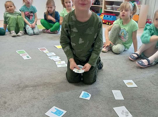 Dzieci wykonują zadania