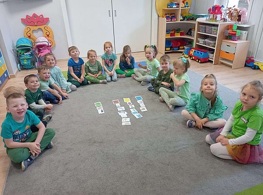 Dzieci wykonują zadania