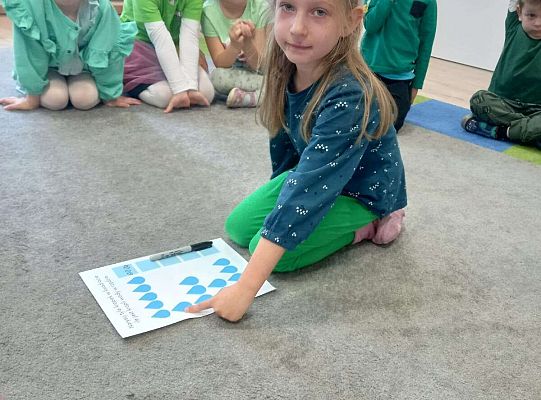 Dzieci wykonują zadania