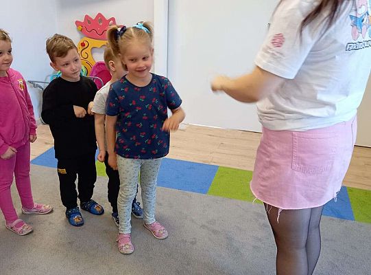 Dzieci na zajęciach