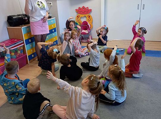 Dzieci na zajęciach