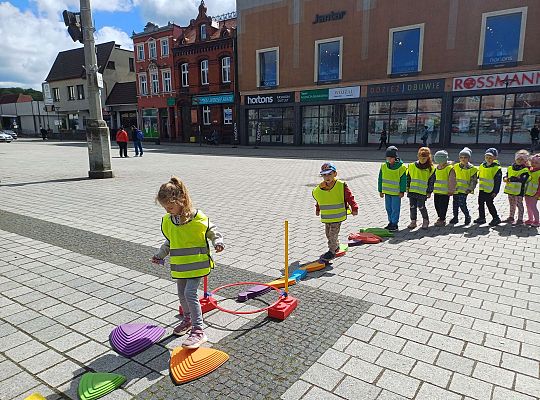 Gr.III Kolorowe podwórko - organizowane przez Bibliotekę Miejską