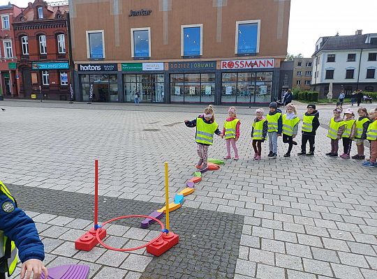 Gr.III Kolorowe podwórko - organizowane przez Bibliotekę Miejską