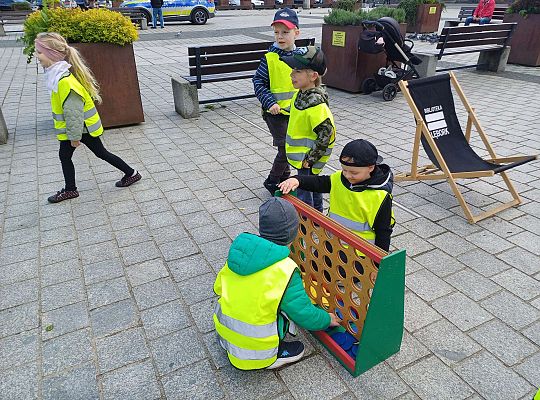 Gr.III Kolorowe podwórko - organizowane przez Bibliotekę Miejską