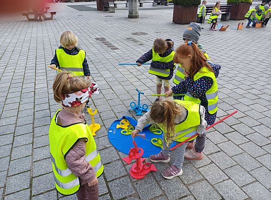 Gr.III Kolorowe podwórko - organizowane przez Bibliotekę Miejską