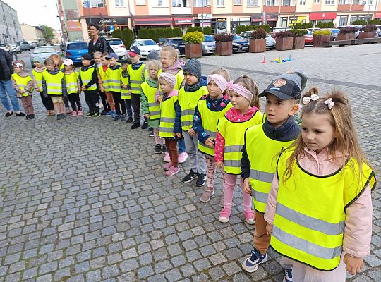 Gr.III Kolorowe podwórko - organizowane przez Bibliotekę Miejską
