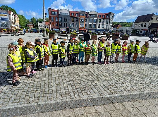 Gr.III Kolorowe podwórko - organizowane przez Bibliotekę Miejską