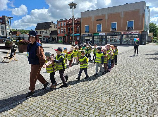 Gr.III Kolorowe podwórko - organizowane przez Bibliotekę Miejską