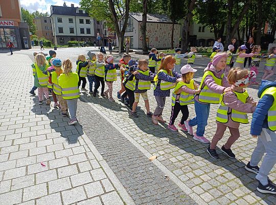 Gr.III Kolorowe podwórko - organizowane przez Bibliotekę Miejską