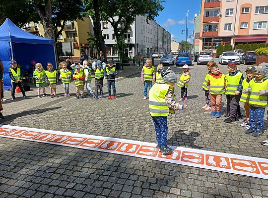 Gr.III Kolorowe podwórko - organizowane przez Bibliotekę Miejską