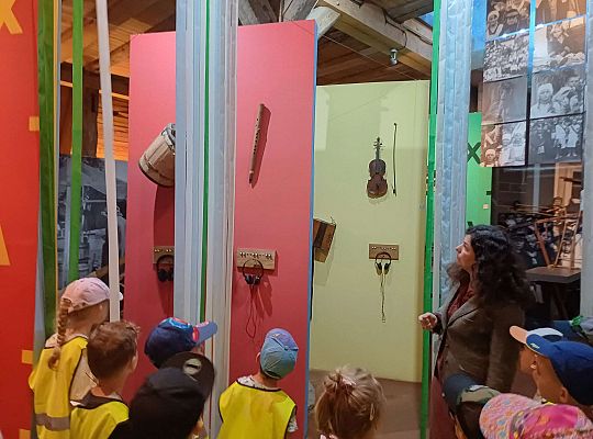 Gr. III Wycieczka do muzeum w Swołowie oraz warsztaty muzyczne