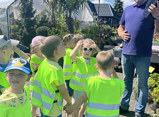 Dzieci w centrum ogrodniczym