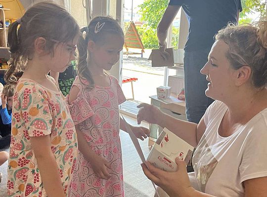 dzieci dziękują za informację