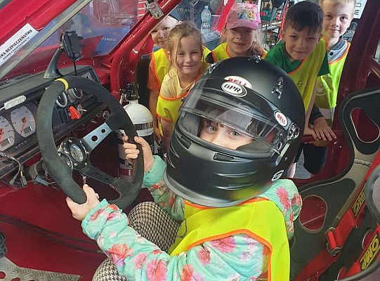 Gr. IV Wizyta w warsztacie samochodowym taty Pawła