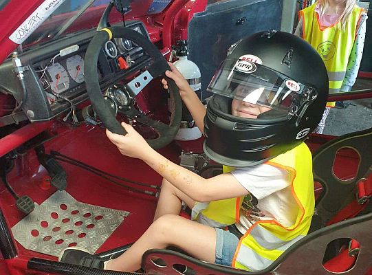 Gr. IV Wizyta w warsztacie samochodowym taty Pawła