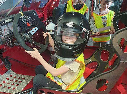 Gr. IV Wizyta w warsztacie samochodowym taty Pawła