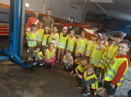 Gr. IV Wizyta w warsztacie samochodowym taty Pawła