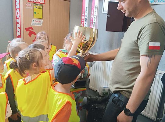 Gr. IV Wizyta w warsztacie samochodowym taty Pawła