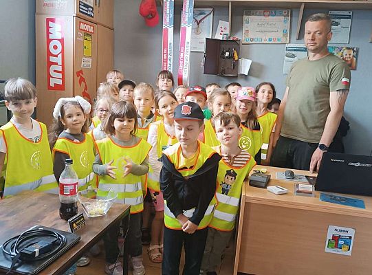 Gr. IV Wizyta w warsztacie samochodowym taty Pawła