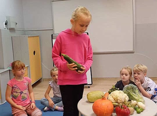 Gr. IV Jesienne dary - robimy szaszłyki owocowe