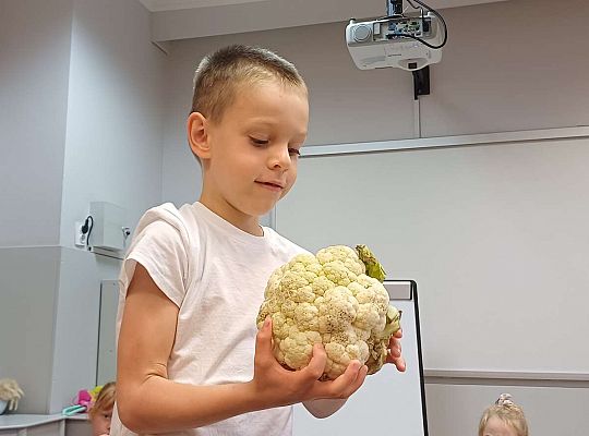 Gr. IV Jesienne dary - robimy szaszłyki owocowe