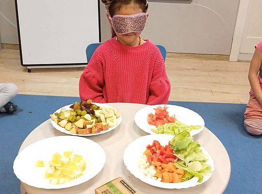 Gr. IV Jesienne dary - robimy szaszłyki owocowe