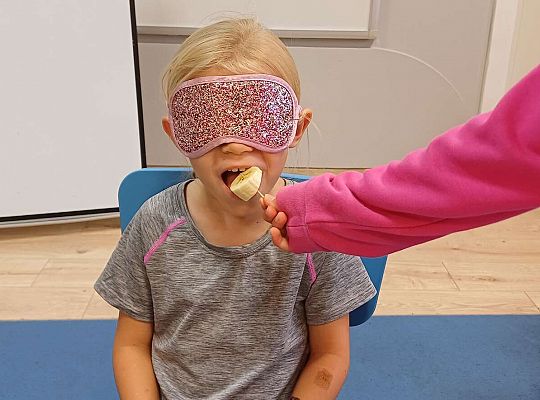 Gr. IV Jesienne dary - robimy szaszłyki owocowe