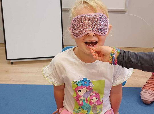 Gr. IV Jesienne dary - robimy szaszłyki owocowe