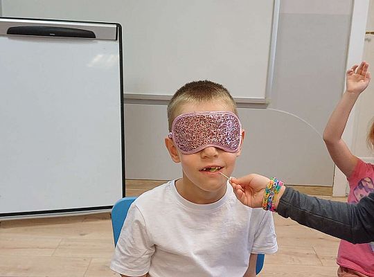 Gr. IV Jesienne dary - robimy szaszłyki owocowe