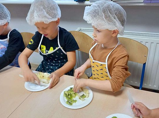 Gr. III Robimy owocowe szaszłyki