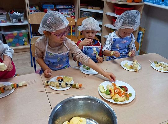 Gr. III Robimy owocowe szaszłyki